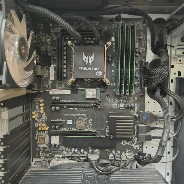 Acer Predator gaming PC Cooler Master liquid cooler and Z37H4 AA motherboard