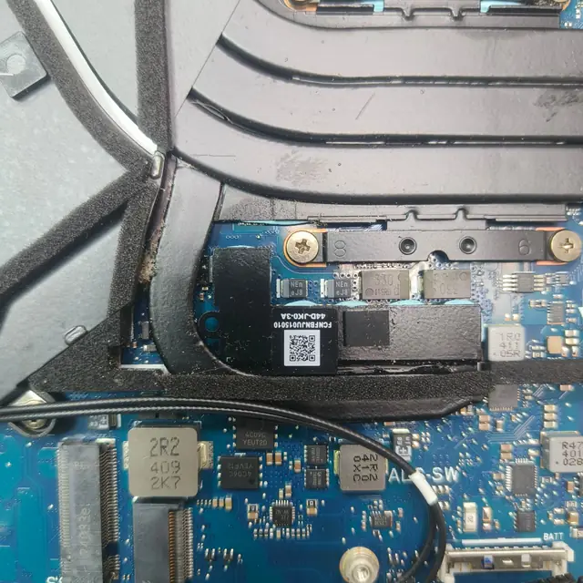 ASUS gaming laptop heatsink heat pipes dust buildup