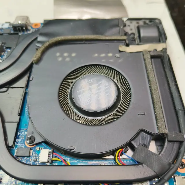 ASUS ROG Strix G15 G513R second cooling fan dusty blades