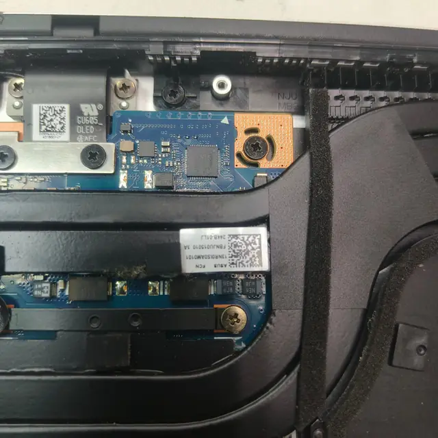 ASUS ROG Zephyrus G16 GU605 heatsink and motherboard dust buildup