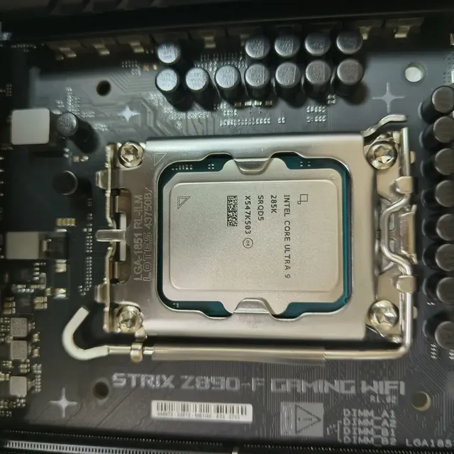 ASUS strix Z890F CPU installation gaming PC