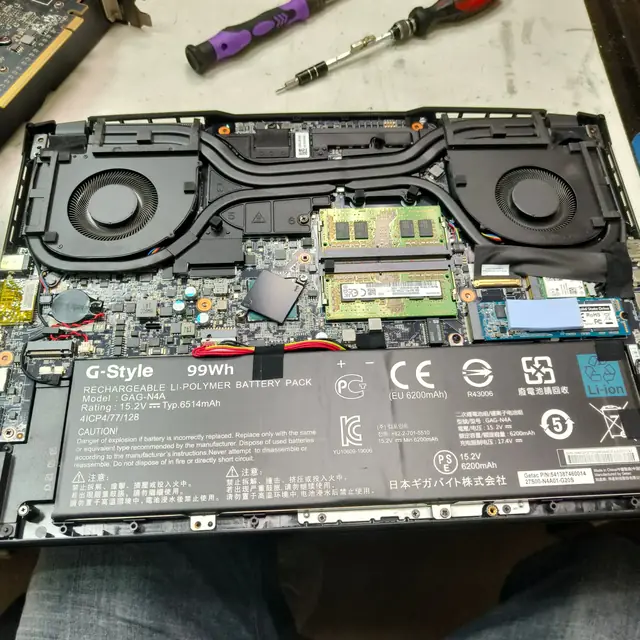 Gigabyte gaming laptop internals dual fan cooling SSD RAM upgrade