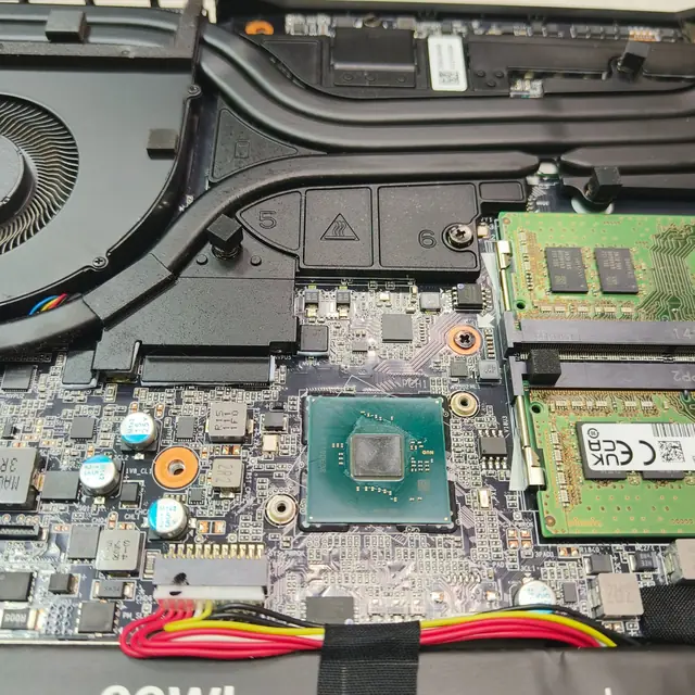 Gigabyte laptop motherboard PCH chip dried thermal paste RAM slots