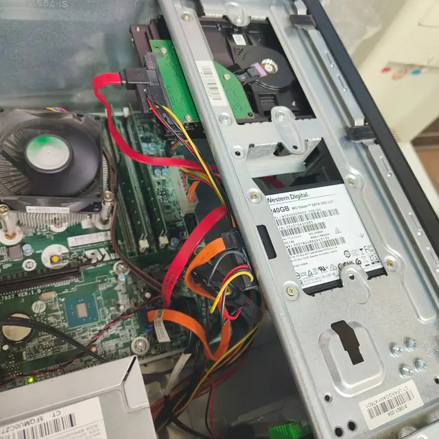 HP desktop PC SATA cables WD green 240GB SSD and hard drive