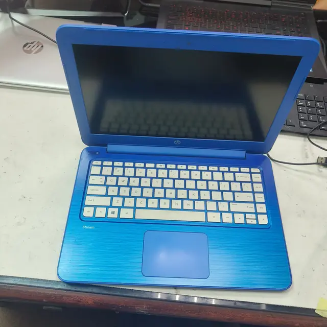 HP Stream blue laptop top view diagnostics