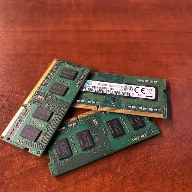 Laptop RAM sticks memory upgrade