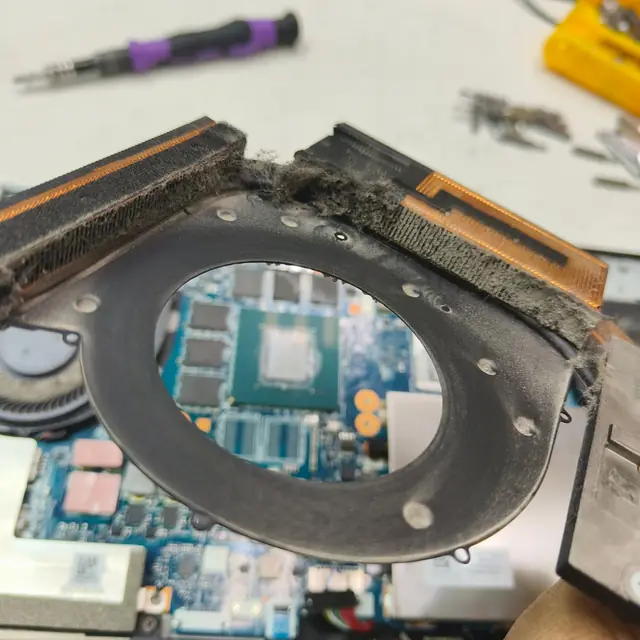 Lenovo Legion laptop heatsink dust blocking fan airflow