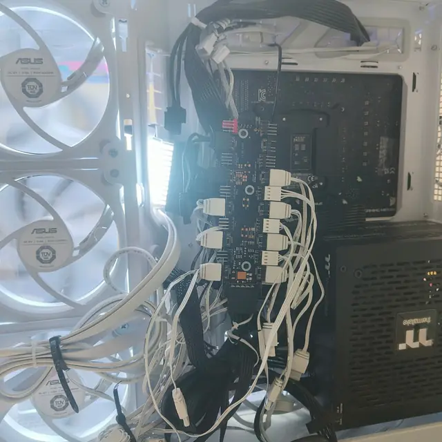 PC ARGB fan hub cable management white gaming PC build