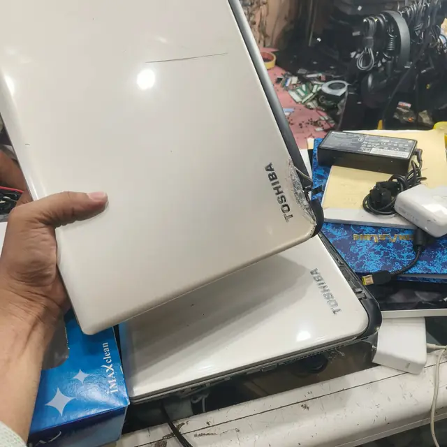 Toshiba laptop broken top cover hinge corner replacement