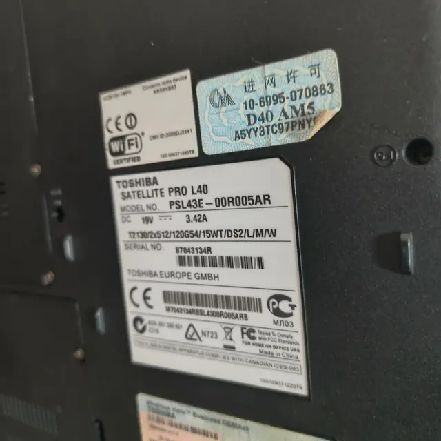 Toshiba Satellite Pro L40 laptop model label